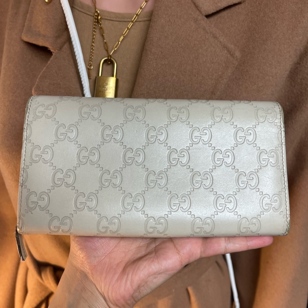 Authentic Gucci GG embossed leather long wallet 170426.4276 (HK49) - Picture 4 of 13